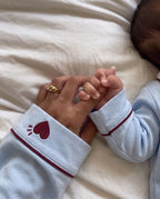 Broderie cœur bleu poignet maman et bébé assortis